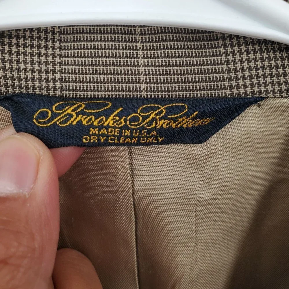 Brooks Brothers Plaid 2 Button Blazer Jacket Mens Size 44R Notched Lapels Brown